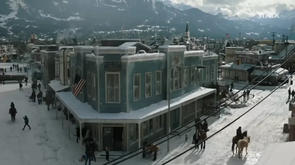 A view of Jackson’s community in The Last of Us season 2, representing a safe haven for Joel and Ellie amid the chaos of the post-apocalyptic world.