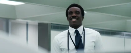 Milchick em Ruptura (Tramell Tillman): o sorriso que vigia
