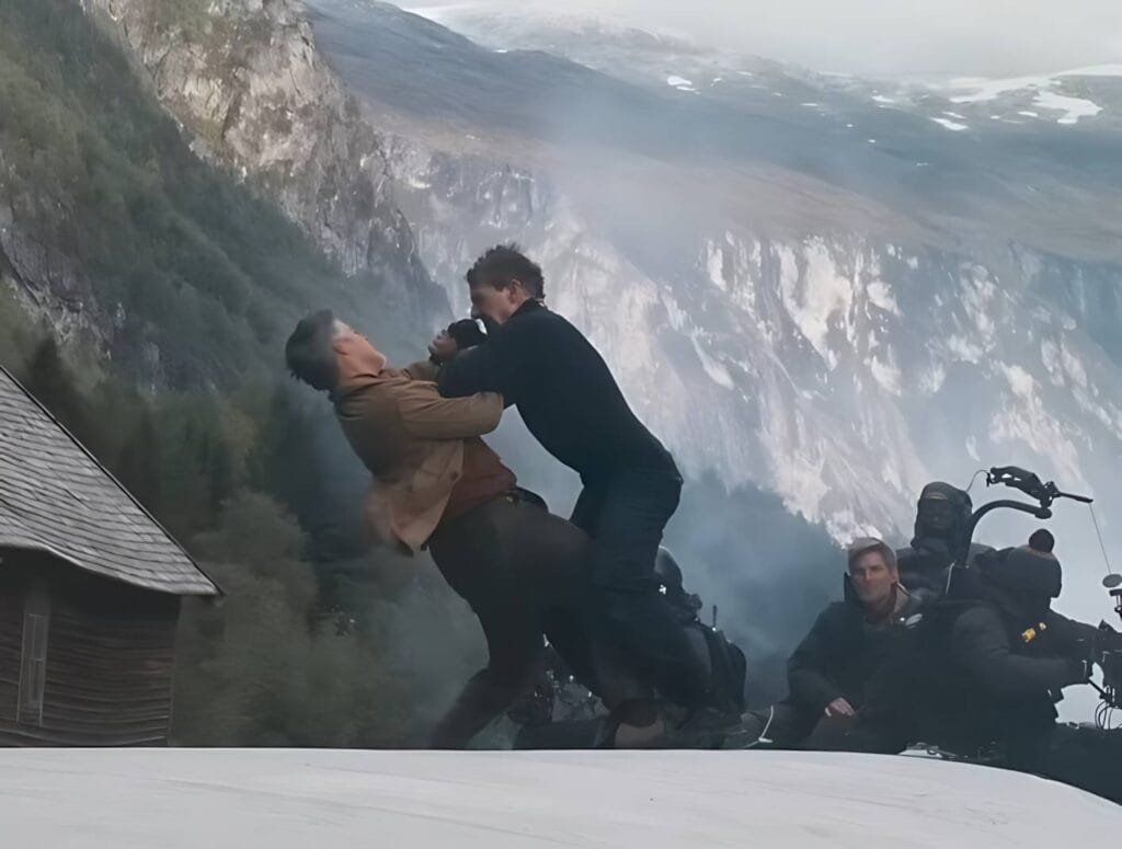 Real moving train scene filmed for Mission: Impossible – Dead Reckoning Part One (2023), with practical effects and no CGI.