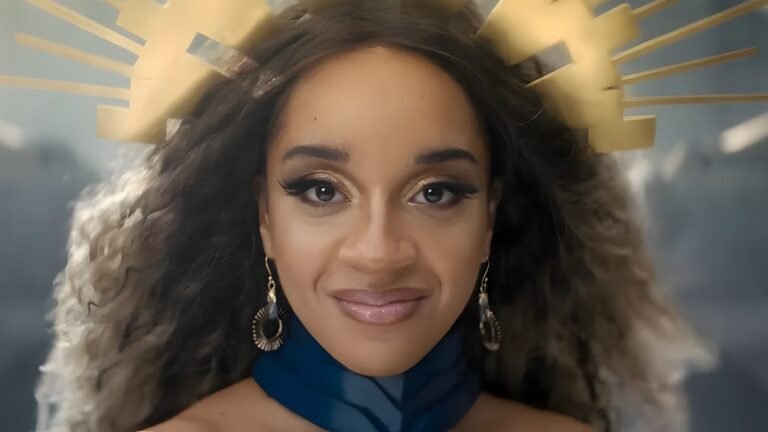 Maria appears as an empress in a grand futuristic setting, in an alternate reality created with the necklace in Black Mirror's Bête Noire episode.