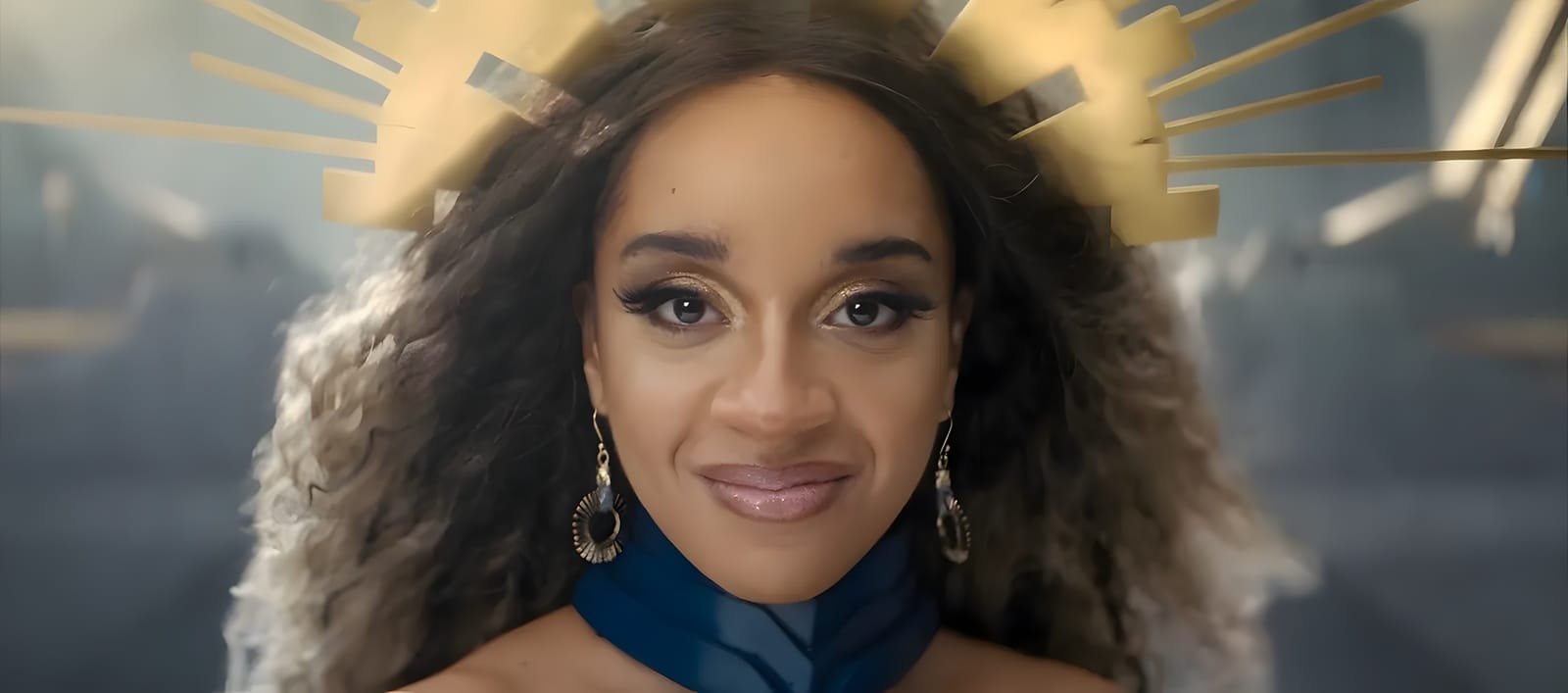 Maria appears as an empress in a grand futuristic setting, in an alternate reality created with the necklace in Black Mirror's Bête Noire episode.