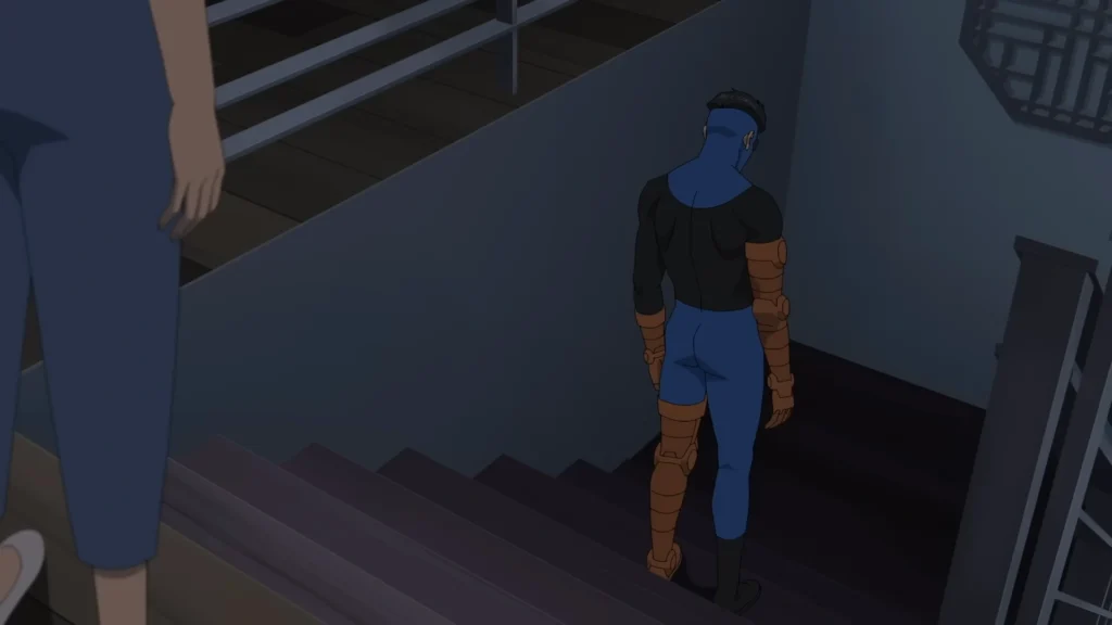 Mark Grayson desce uma escada em silêncio, visivelmente abalado, enquanto conversa com sua mãe, refletindo o peso emocional e as consequências de suas decisões na temporada 4 de Invencível.